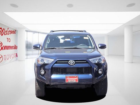 Used 2022 Toyota 4Runner SR5 Premium w/ Moonroof Package AWD/4WD image 4