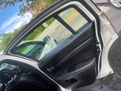 Used 2011 Chrysler 200 Limited image 17