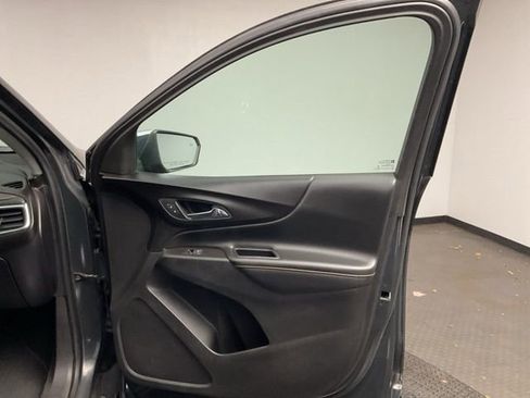 Used 2018 Chevrolet Equinox Premier image 23