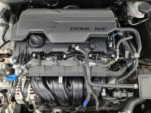Used 2025 Hyundai Elantra Sport FWD image 30