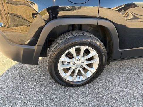 Used 2020 Jeep Cherokee Latitude image 40