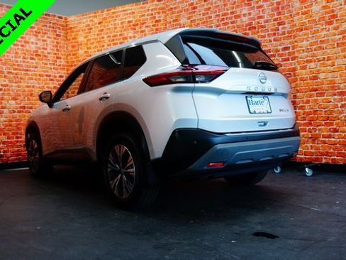 Used 2022 Nissan Rogue SV image 5