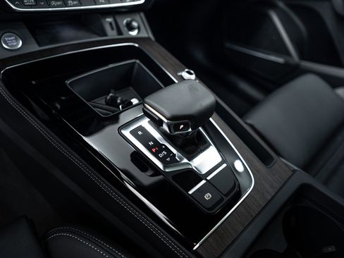 Certified 2025 Audi Q5 2.0T Premium Plus w/ Premium Plus Package image 11