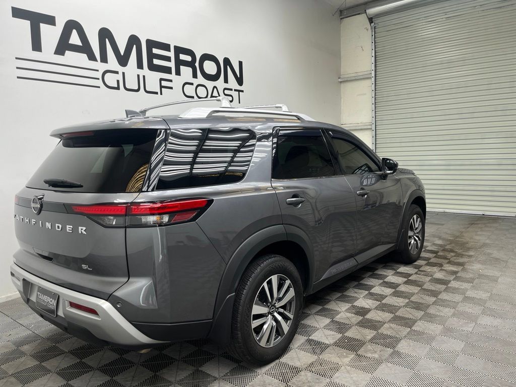 Used 2025 Nissan Pathfinder SL FWD image 7
