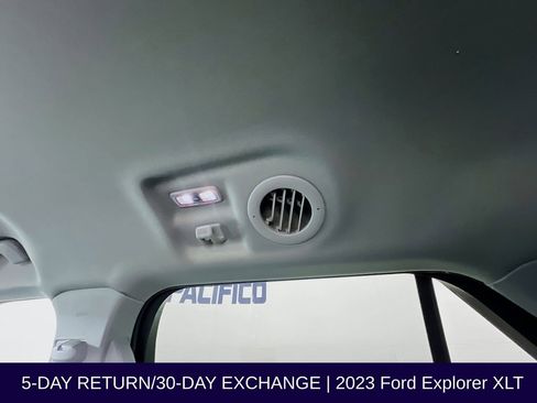 Used 2023 Ford Explorer XLT image 38