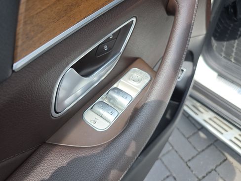 Used 2022 Mercedes-Benz GLE 350 4MATIC image 19