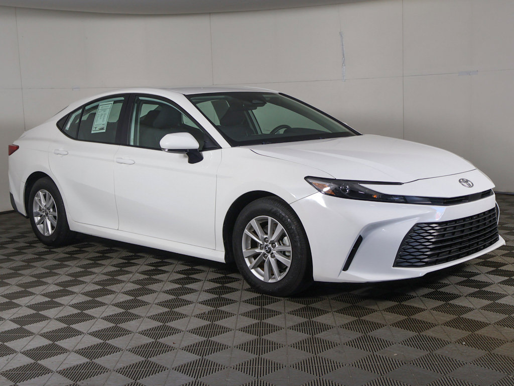 Used 2025 Toyota Camry LE FWD image 43