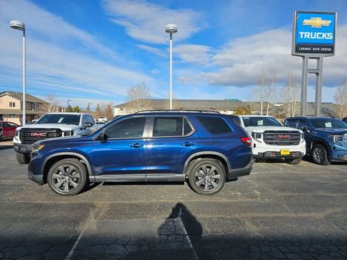 Used 2025 Honda Pilot Sport image 1