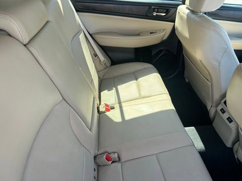 Used 2017 Subaru Outback 2.5i Limited image 19