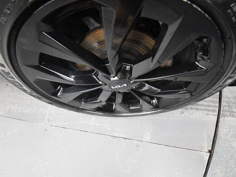 Certified 2022 Kia Sorento SX image 9