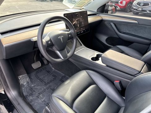 Used 2023 Tesla Model Y Long Range image 12