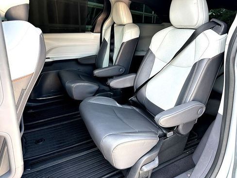 Certified 2023 Toyota Sienna XSE w/ XSE Plus Package FWD image 20