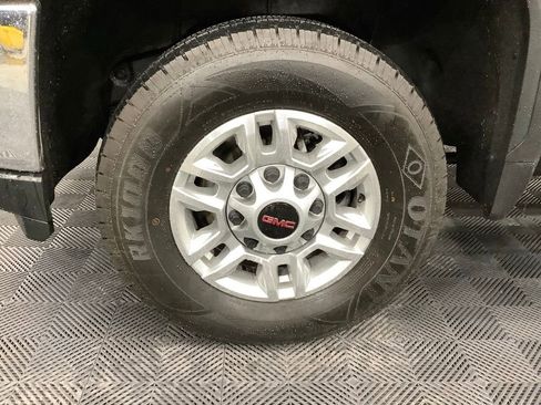 Used 2022 GMC Sierra 2500 Pro AWD/4WD image 2