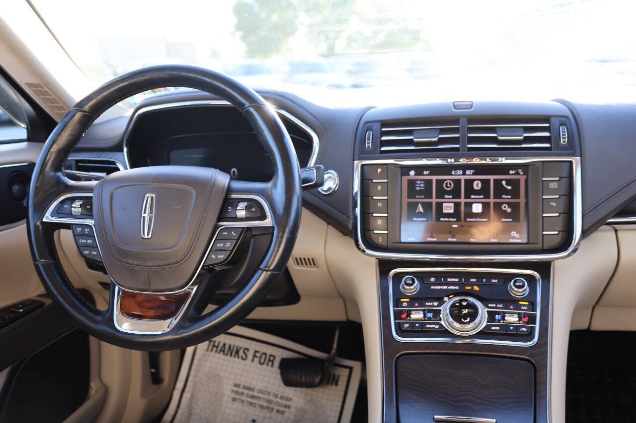 Used 2019 Lincoln Continental Select w/ Continental Climate Package FWD image 24