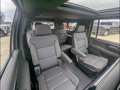 New 2026 Chevrolet Suburban Premier AWD/4WD image 15