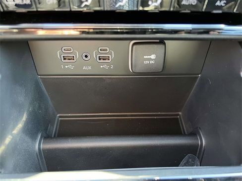 Certified 2025 Jeep Grand Cherokee Limited w/ Black Appearance Package image 22