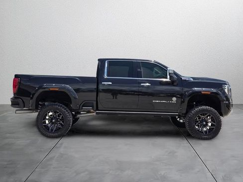 Used 2025 GMC Sierra 2500 Denali w/ Denali Reserve Package AWD/4WD image 5