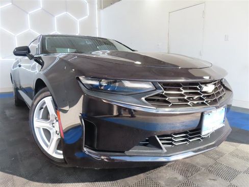 Used 2019 Chevrolet Camaro LT image 2
