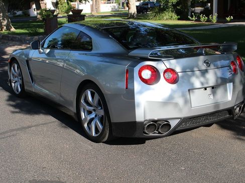 Used 2009 Nissan GT-R Premium AWD/4WD image 42
