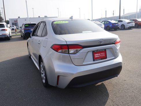 Used 2025 Toyota Corolla LE image 8