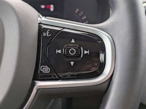 Certified 2025 Volvo XC90 B5 Core AWD/4WD image 37