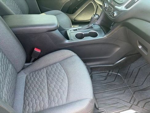 Used 2020 Chevrolet Equinox LT FWD image 40