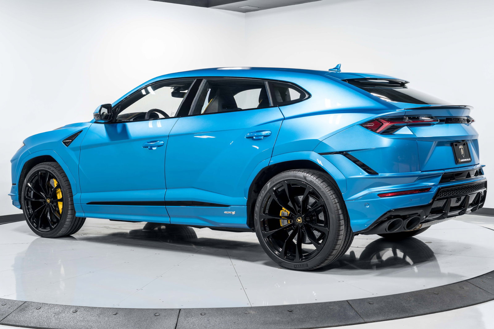 Used 2024 Lamborghini Urus S AWD/4WD image 5