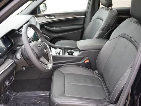Certified 2026 Jeep Grand Cherokee Limited AWD/4WD image 15