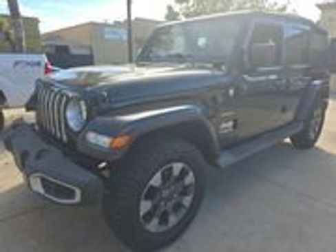 Used 2018 Jeep Wrangler Unlimited Sahara image 4