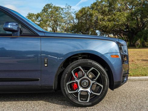 Used 2023 Rolls-Royce Cullinan Black Badge w/ Leather Finishing Pack image 11