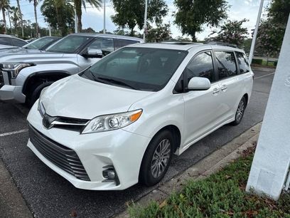 Used 2020 Toyota Sienna XLE