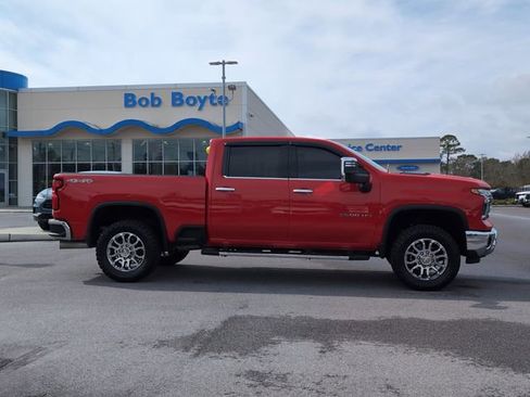 Used 2024 Chevrolet Silverado 2500 LTZ w/ LTZ Plus Package image 2