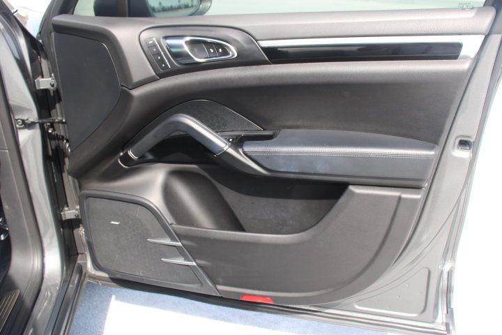 Used 2016 Porsche Cayenne AWD/4WD image 19