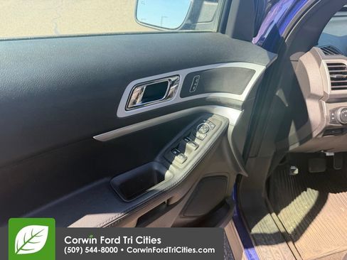 Used 2014 Ford Explorer XLT w/ Equipment Group 201A AWD/4WD image 11