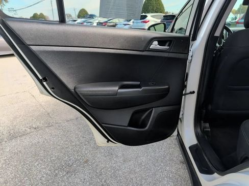Used 2017 Kia Sportage LX FWD image 15