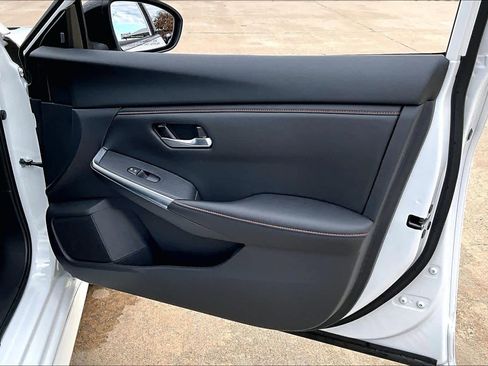 Used 2025 Nissan Sentra SR image 22