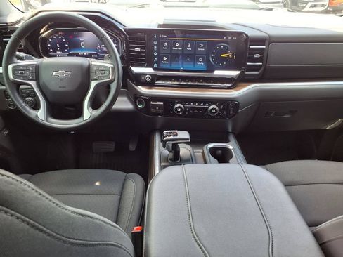 Used 2025 Chevrolet Silverado 1500 LT Trail Boss w/ Convenience Package II AWD/4WD image 19