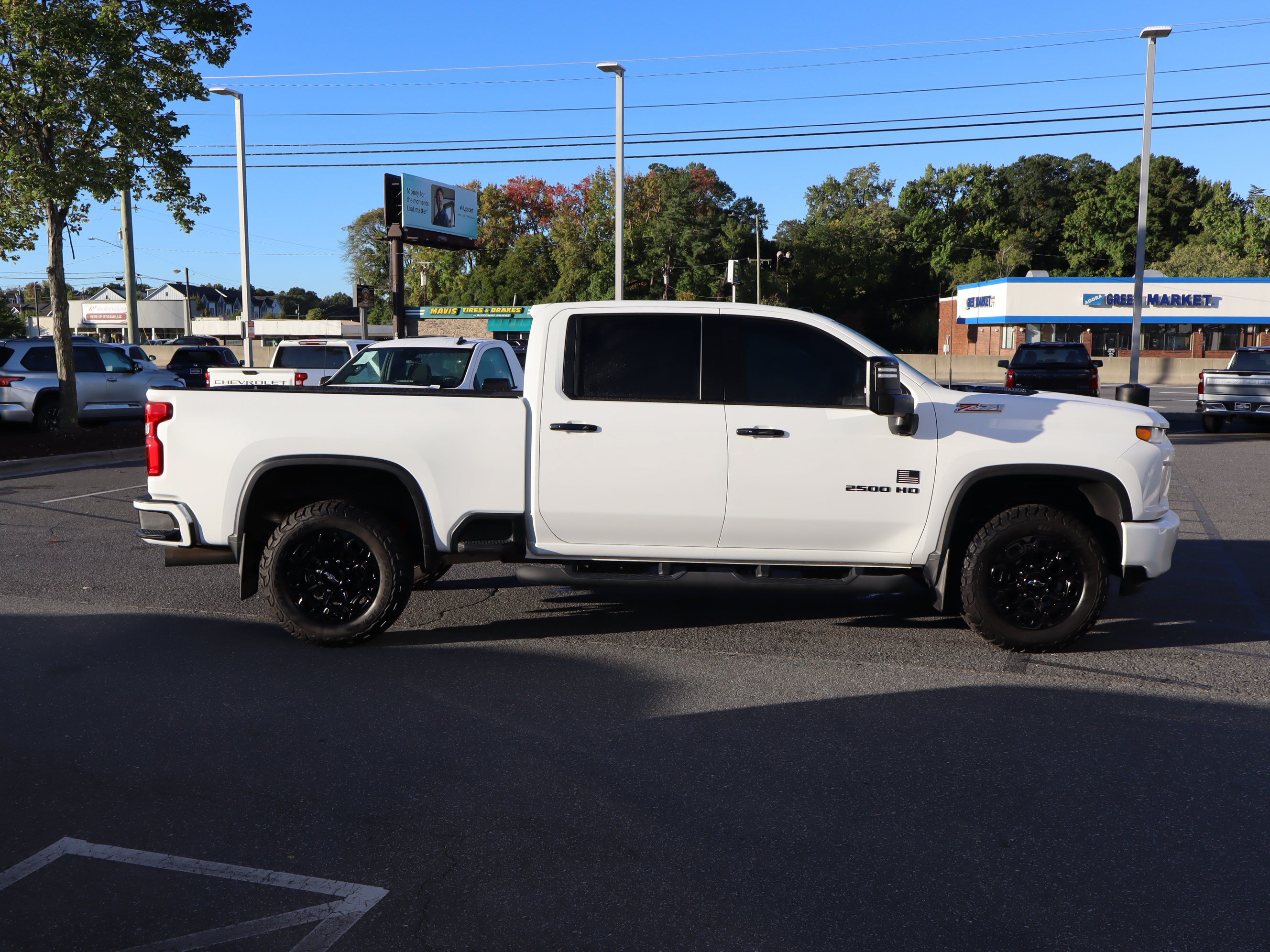 Used 2022 Chevrolet Silverado 2500 LTZ w/ LTZ Plus Package AWD/4WD image 12