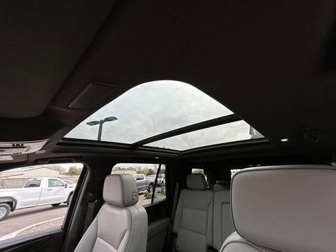 Used 2025 GMC Yukon Elevation image 19