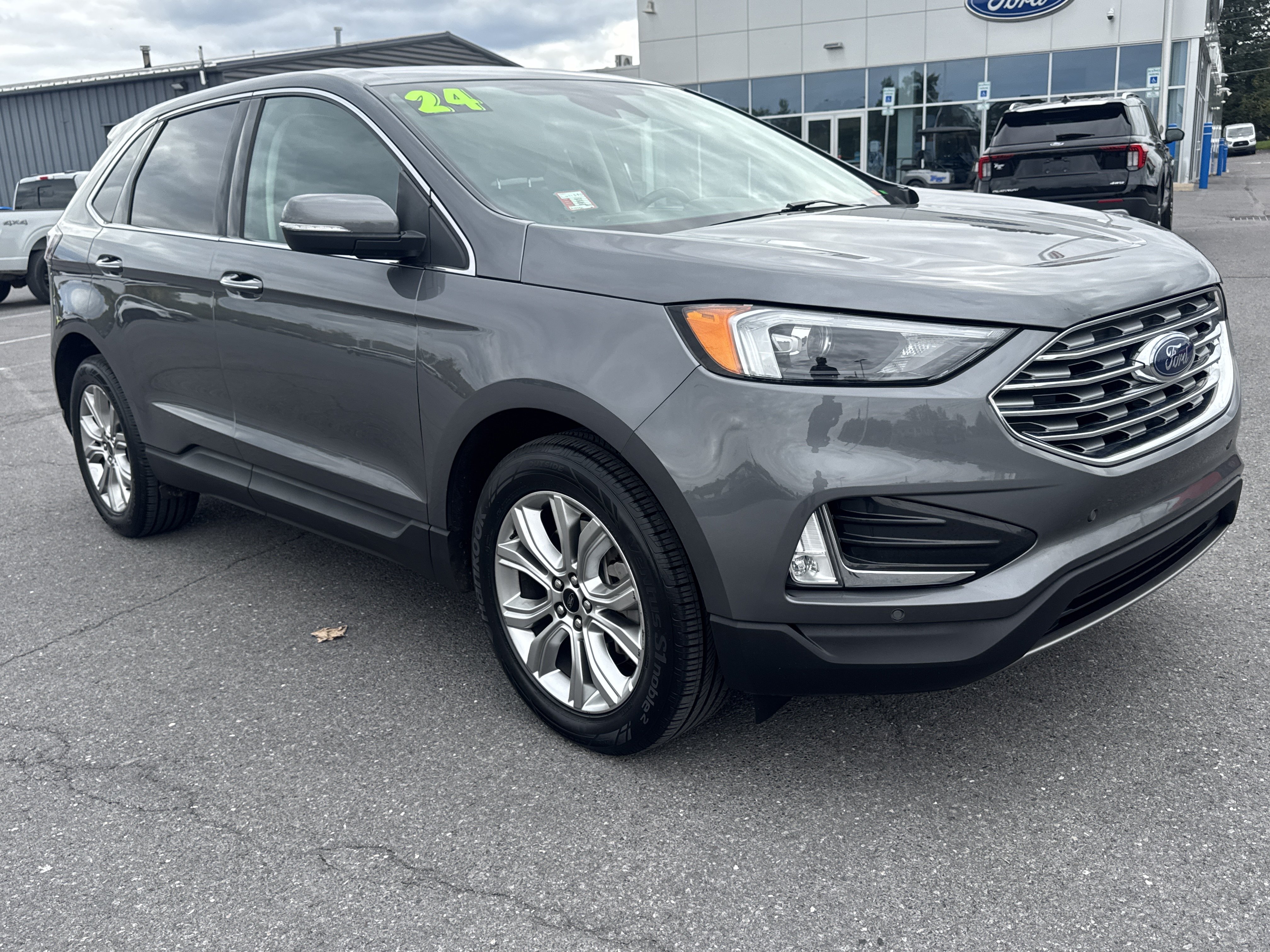 Used 2024 Ford Edge Titanium AWD/4WD image 1