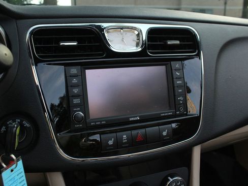Used 2013 Chrysler 200 Limited FWD image 26