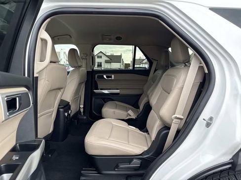 Used 2022 Ford Explorer XLT w/ Equipment Group 202A AWD/4WD image 14