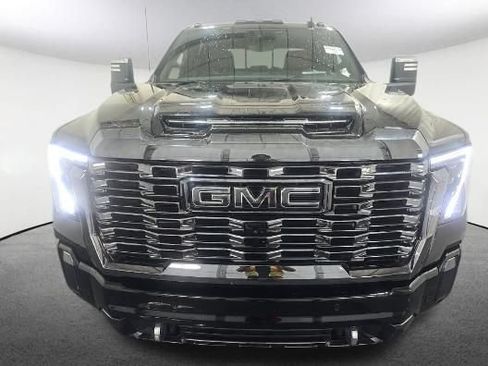 Used 2024 GMC Sierra 2500 Denali Ultimate w/ Max Trailering Package AWD/4WD image 2