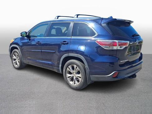 Used 2014 Toyota Highlander XLE AWD/4WD image 6