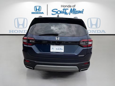 Certified 2024 Honda Pilot Touring image 6