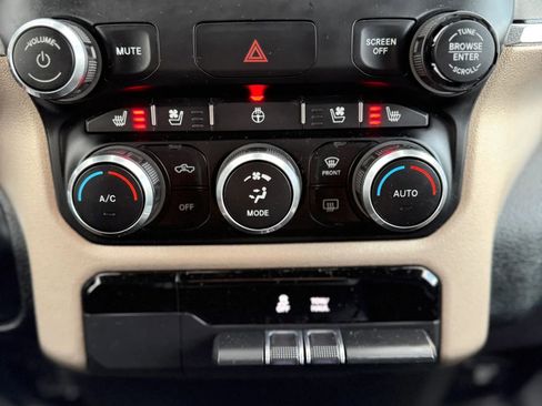 Used 2019 RAM 1500 Laramie image 25