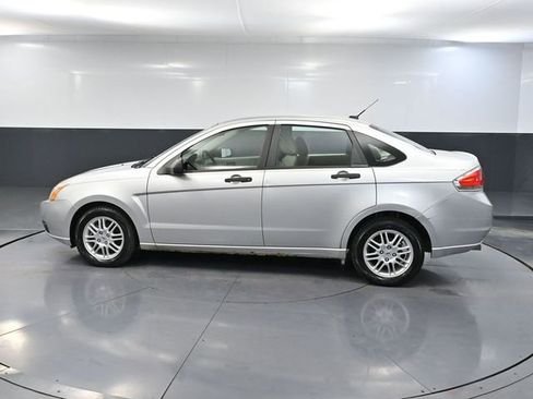 Used 2011 Ford Focus SE w/ 201A Rapid Spec Order Code image 9