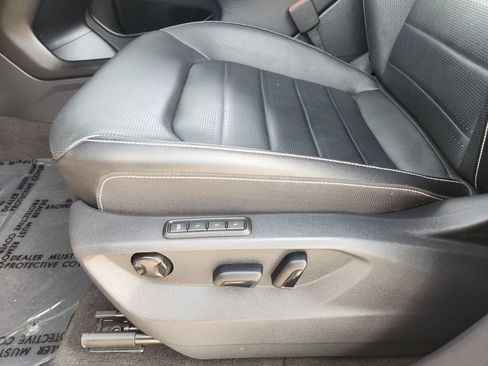 Used 2025 Volkswagen Atlas Cross Sport SEL R-Line image 27