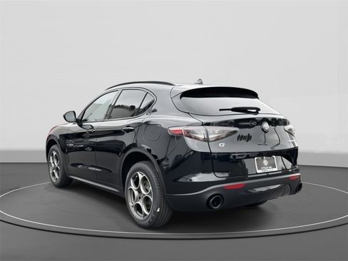 New 2025 Alfa Romeo Stelvio Sprint image 4