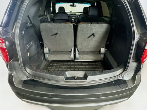 Used 2017 Ford Explorer Limited image 31